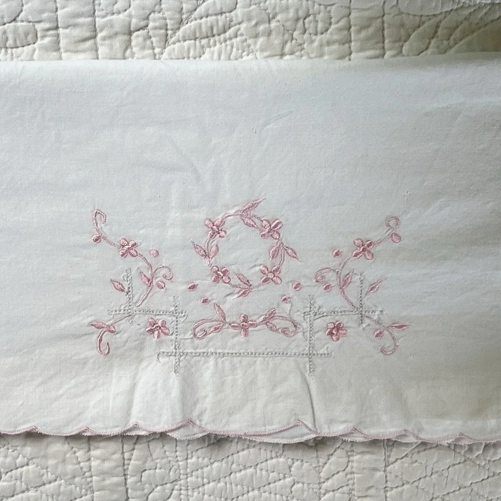 Vintage Hand Embroidered Cotton One Pillowcase Pink Flowers‎ Floral Ring Scroll